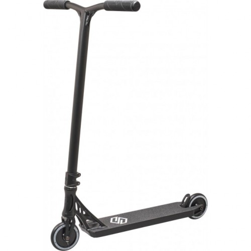 Triki tõukeratas Striker Essence Pro Black